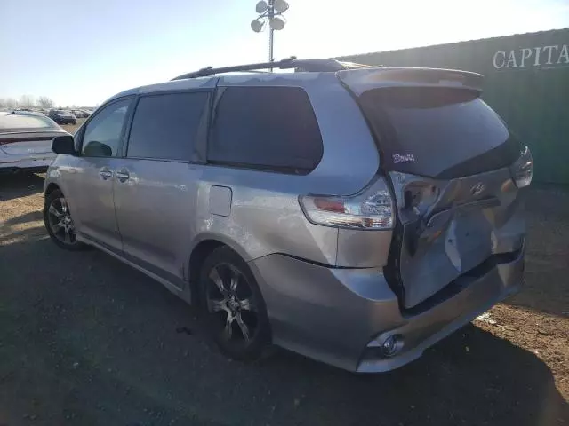 2011 Toyota Sienna Sport