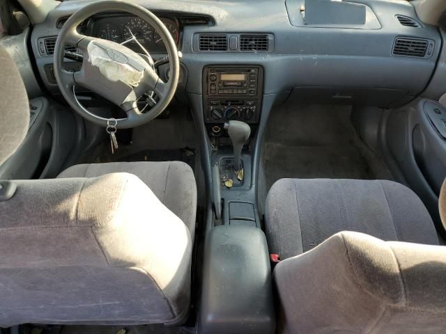 1999 Toyota Camry LE