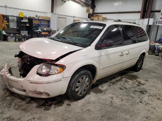 2005 Chrysler Town & Country Limited