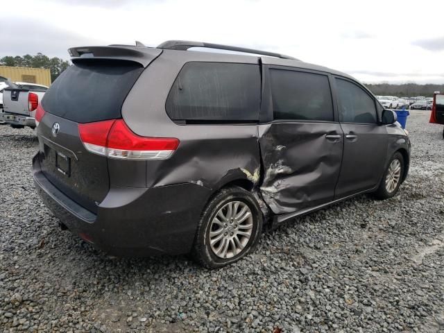 2012 Toyota Sienna XLE