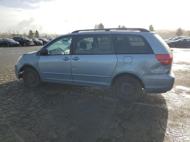 2004 Toyota Sienna CE