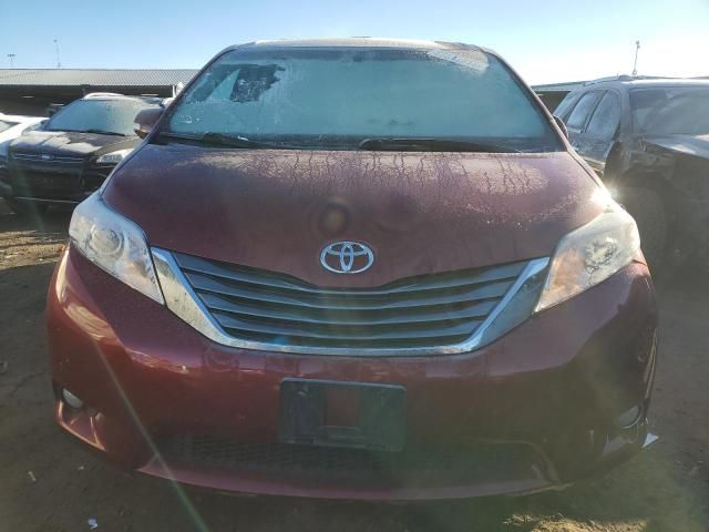 2014 Toyota Sienna XLE