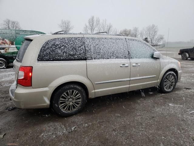 2013 Chrysler Town & Country Touring L