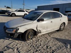 Salvage cars for sale from Copart Jacksonville, FL: 2013 Volkswagen Jetta Base