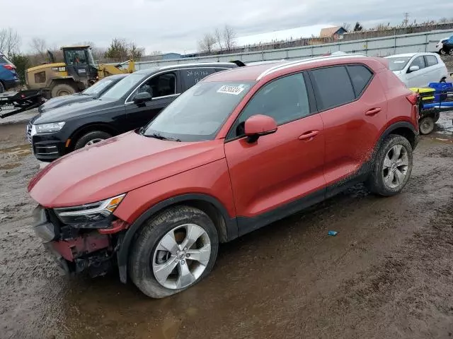 2019 Volvo XC40 T5 Momentum