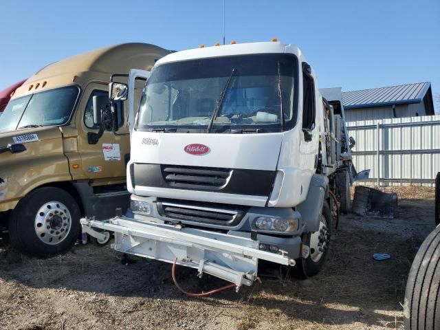 2015 Peterbilt 220