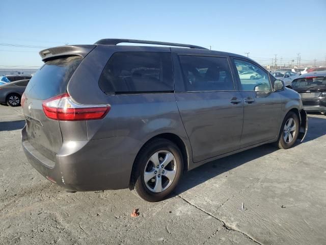 2017 Toyota Sienna LE