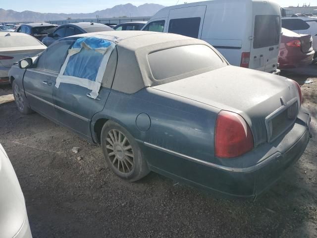 2003 Lincoln Town Car Signature