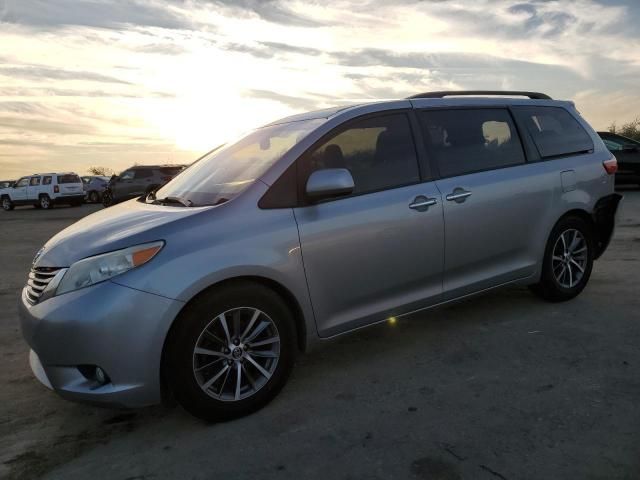 2016 Toyota Sienna XLE