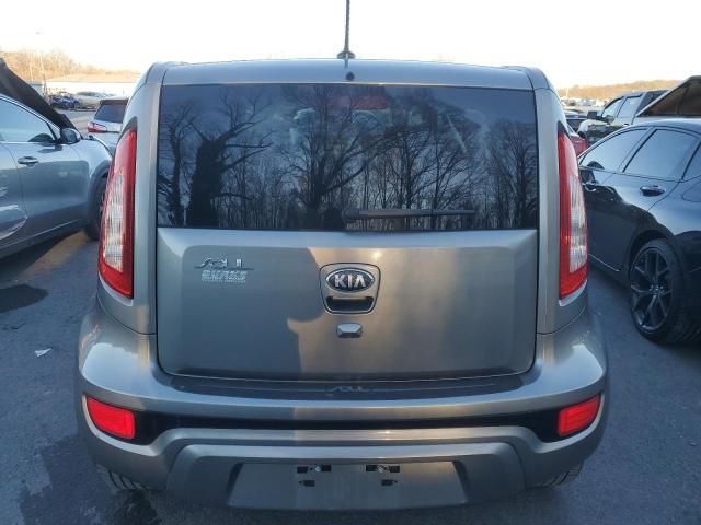 2013 KIA Soul +