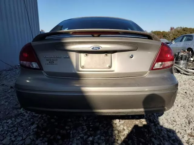 2005 Ford Taurus SE