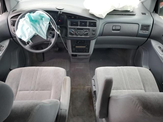 2000 Toyota Sienna CE