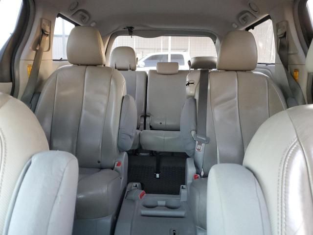 2014 Toyota Sienna XLE