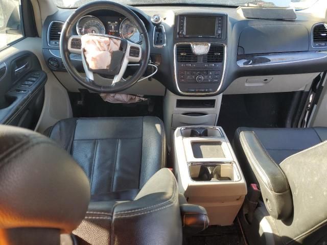 2015 Chrysler Town & Country Touring L