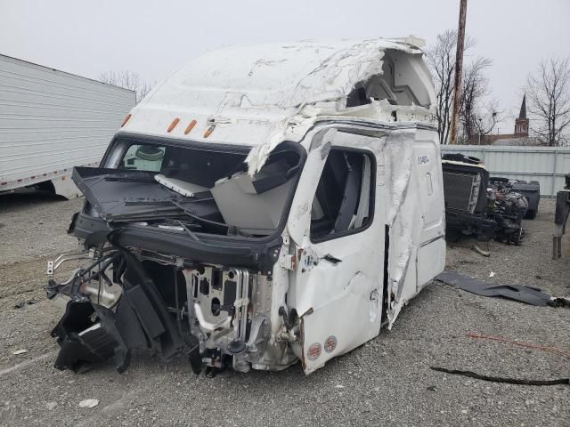 2025 Freightliner Cascadia 126