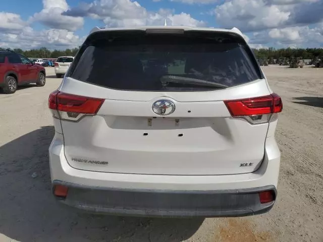 2019 Toyota Highlander SE