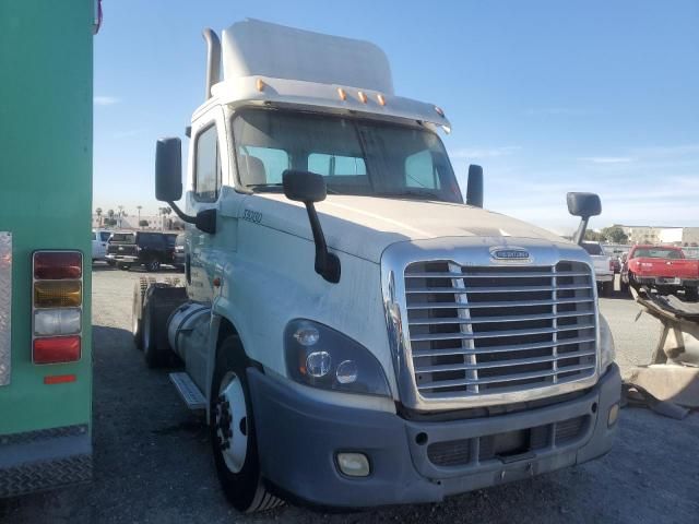 2012 Freightliner Cascadia 125