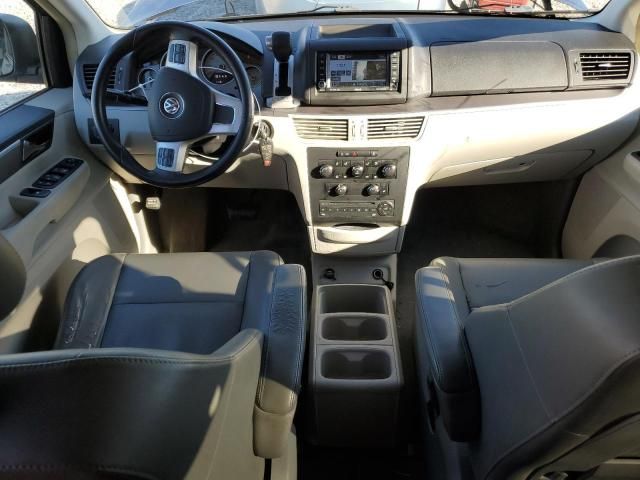 2011 Volkswagen Routan SE