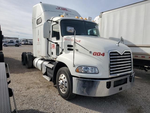 2016 Mack 600 CXU600