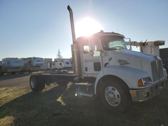 2006 Kenworth Construction T300