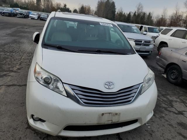 2017 Toyota Sienna XLE