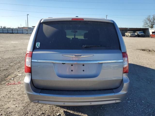 2014 Chrysler Town & Country Touring L