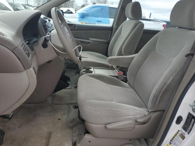 2007 Toyota Sienna CE