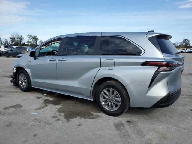 2023 Toyota Sienna LE