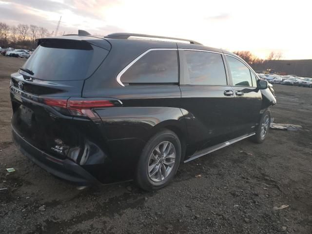 2021 Toyota Sienna XLE