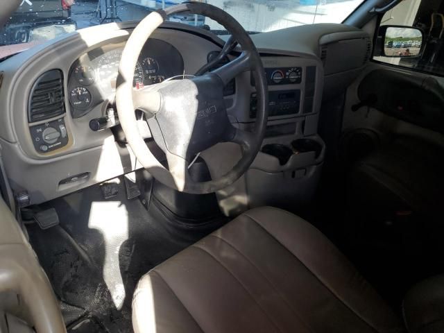 2004 GMC Safari XT