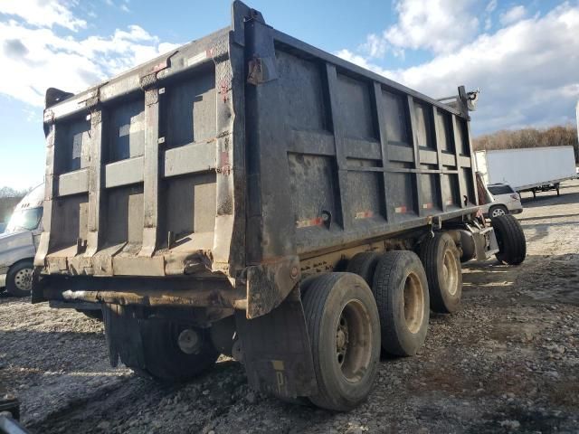 2000 Freightliner Conventional FLD120