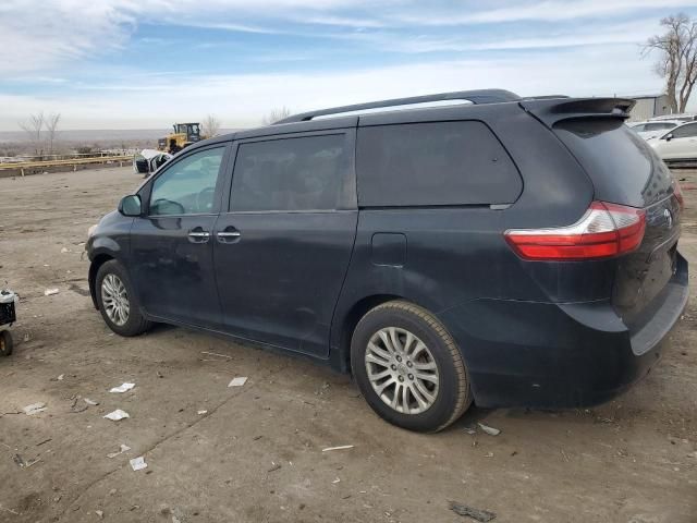 2017 Toyota Sienna XLE