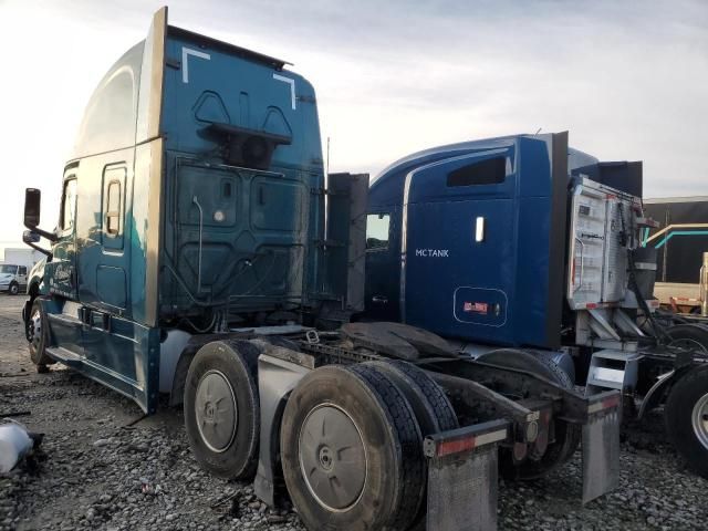 2018 Freightliner Cascadia 126