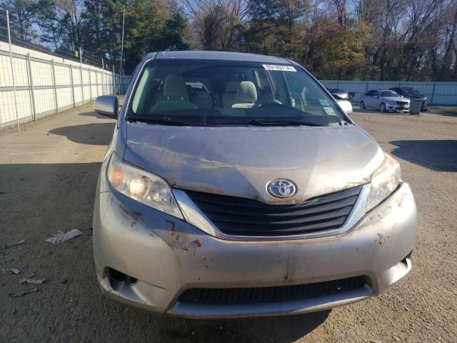 2013 Toyota Sienna LE