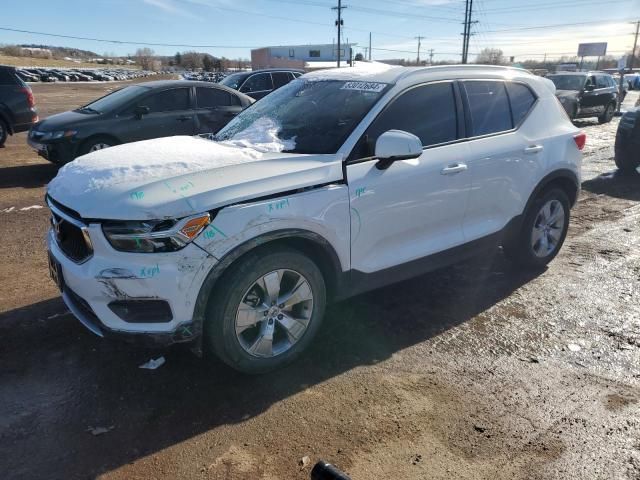 2019 Volvo XC40 T5 Momentum