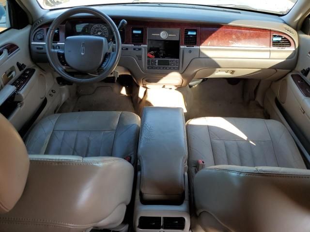 2005 Lincoln Town Car Signature