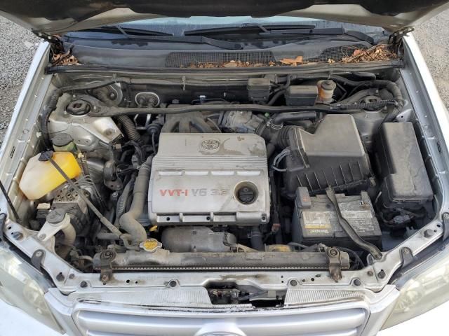 2004 Toyota Highlander Base