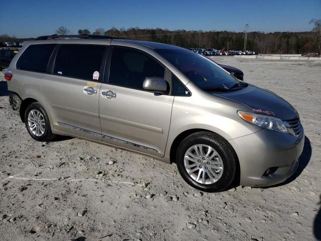 2017 Toyota Sienna XLE