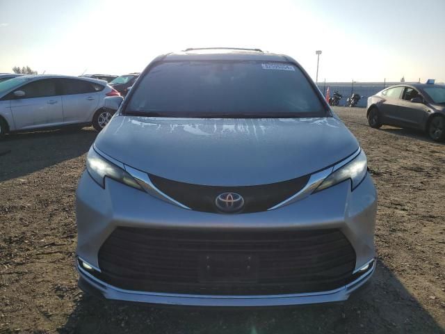 2023 Toyota Sienna XLE