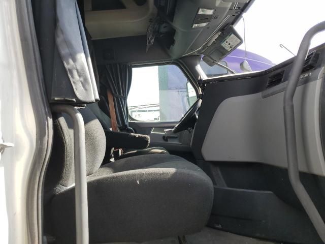 2019 Freightliner Cascadia 126