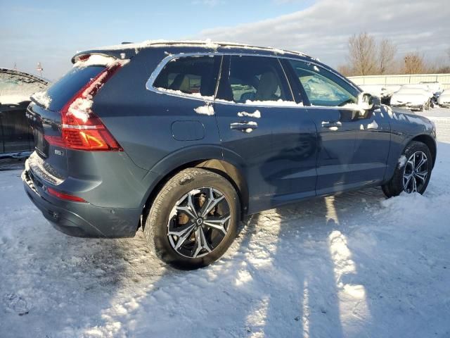 2022 Volvo XC60 B5 Momentum