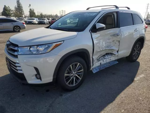 2018 Toyota Highlander SE