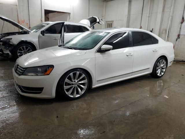 2012 Volkswagen Passat SEL