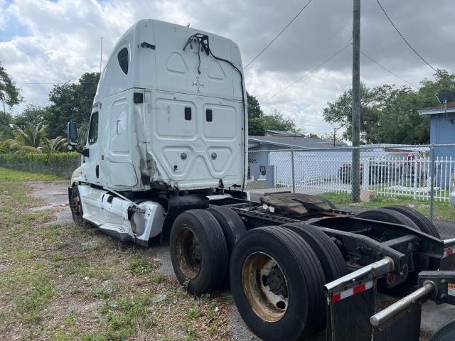 2012 Freightliner Cascadia 125