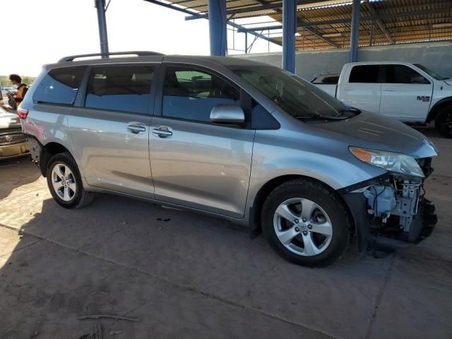 2016 Toyota Sienna LE