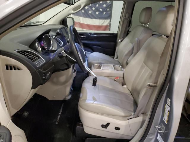 2013 Chrysler Town & Country Touring