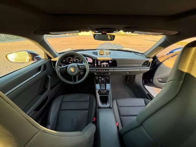 2021 Porsche 911 Carrera