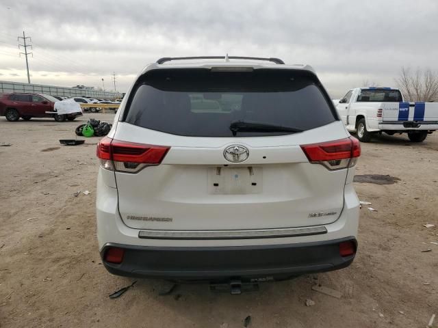 2017 Toyota Highlander SE