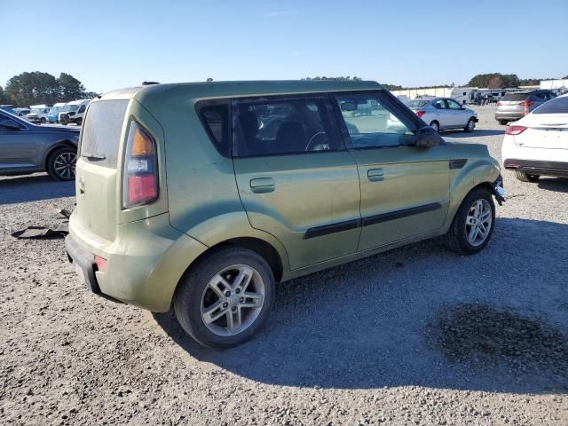 2010 KIA Soul +