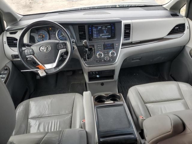 2017 Toyota Sienna XLE